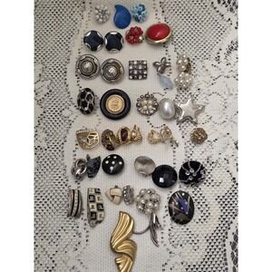 Vintage Clip On Earrings Single Pairs Only 38 Of Them
